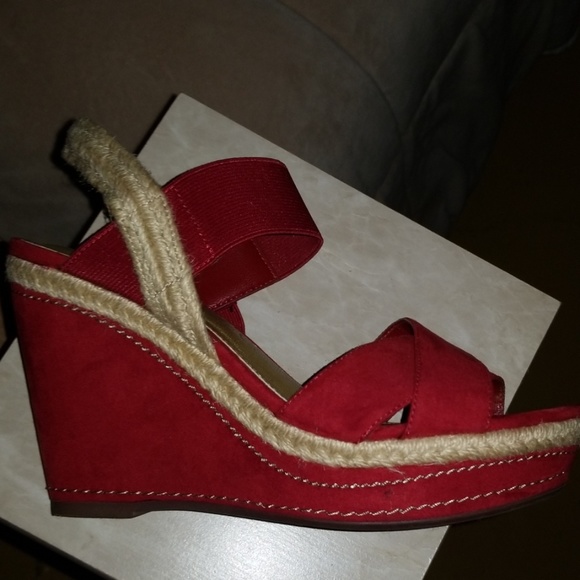 Red Studio Paolo Wedges - Picture 3 of 3